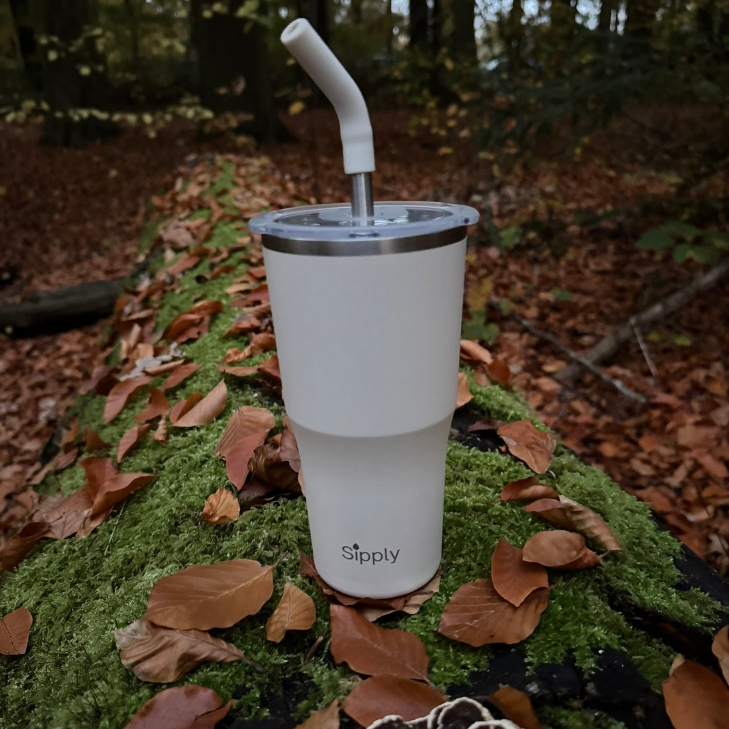 Sipply Motion Tumbler houdt drank warm of koud tijdens buitengebruik
