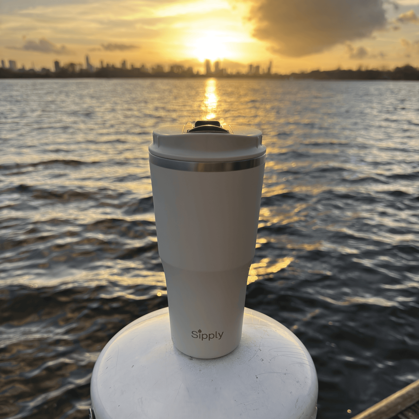 Sipply Motion Tumbler geïsoleerde drinkbeker voor onderweg en reizen
